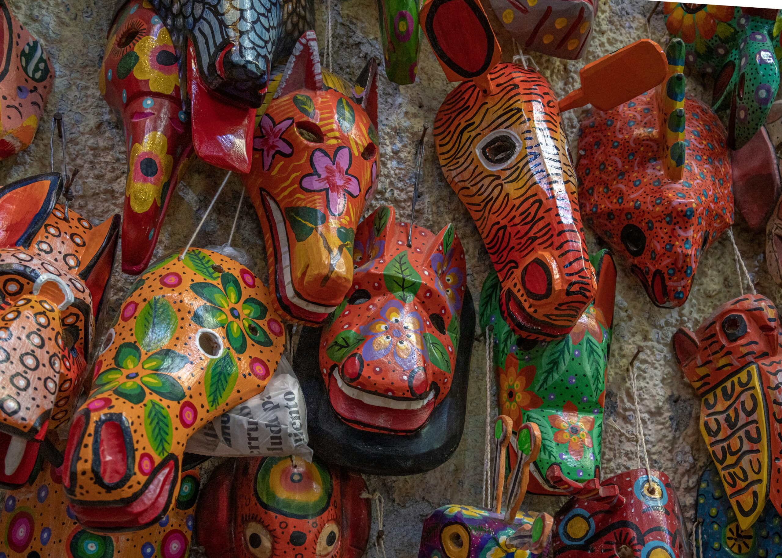 foto van maskers, typische souvenirs